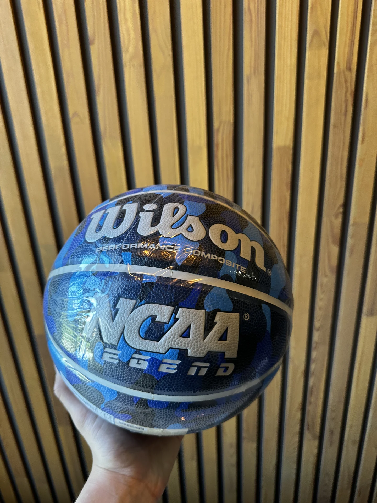 баскетбльный мяч wilson ncaa legen pu 7 с насосом - миниатюра 3