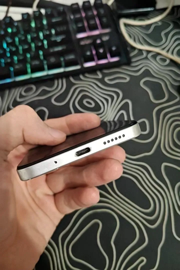 Xiaomi Redmi 12, 8/256 ГБ, 2 SIM - видео 7