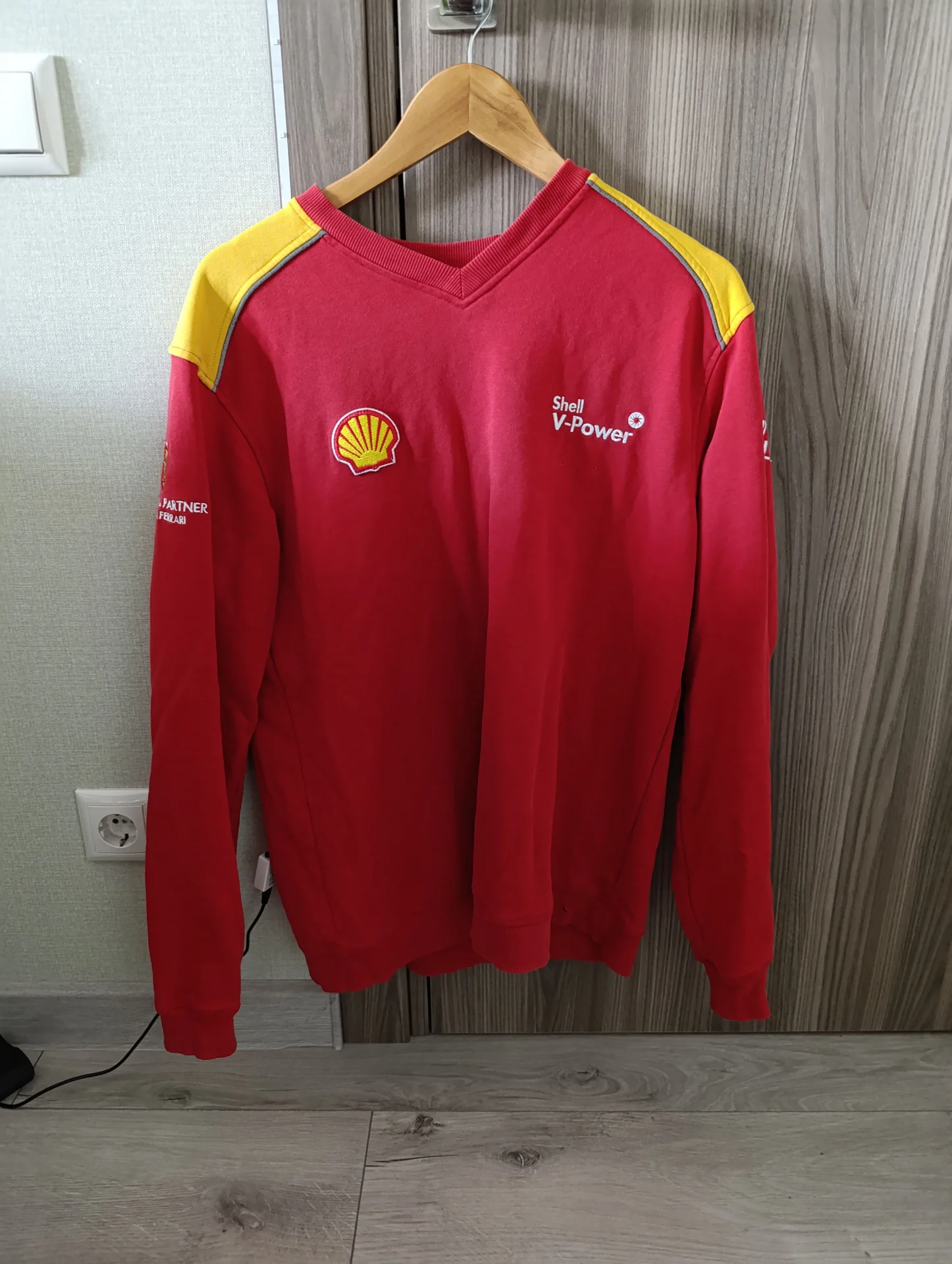 свитшот shell оригинал Ferrari