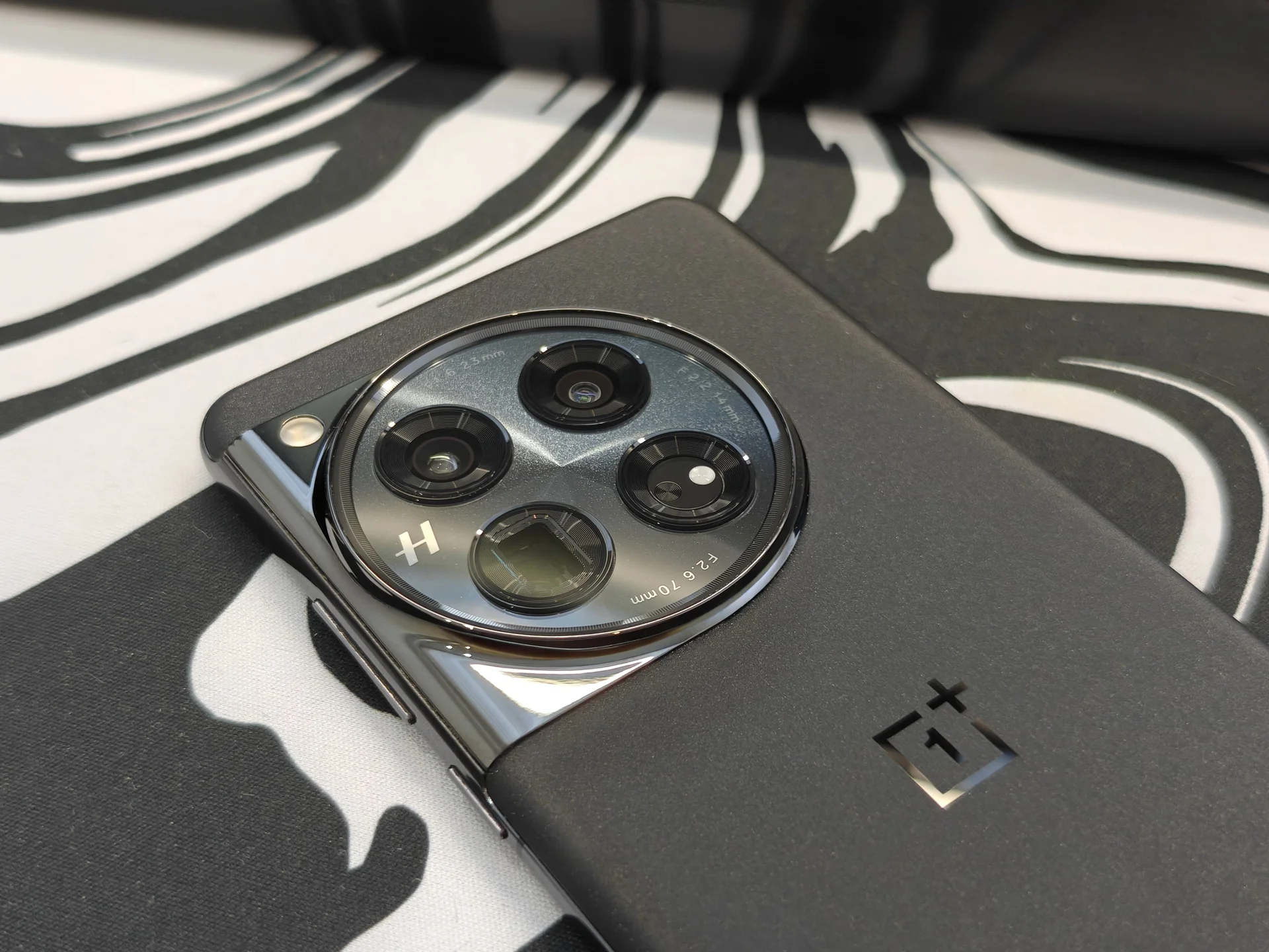 OnePlus 12 16/512 ГБ - изображение 1