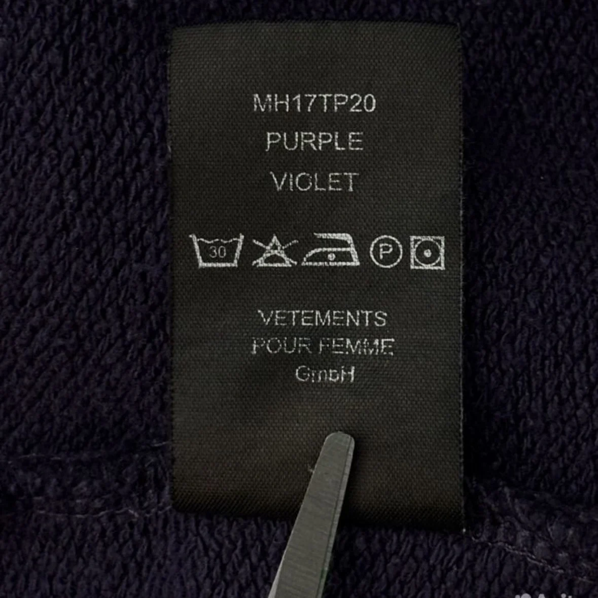 VETEMENTS, очень редкий цена на рынке ~ $3000 - 3500 - миниатюра 6