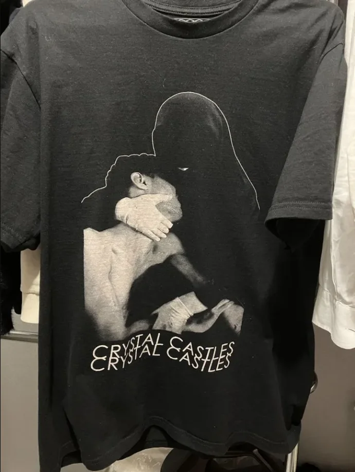 Rare Crystal Castles (III) Europe Tour T-Shirt - изображение 1