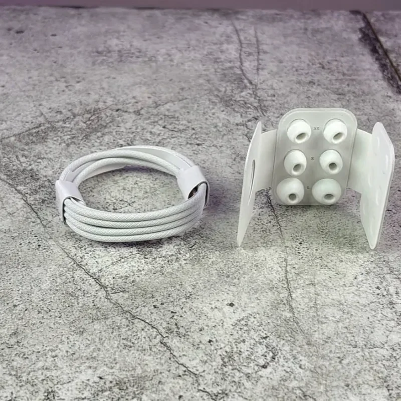 Наушники Apple AirPods Pro 2 - миниатюра 2