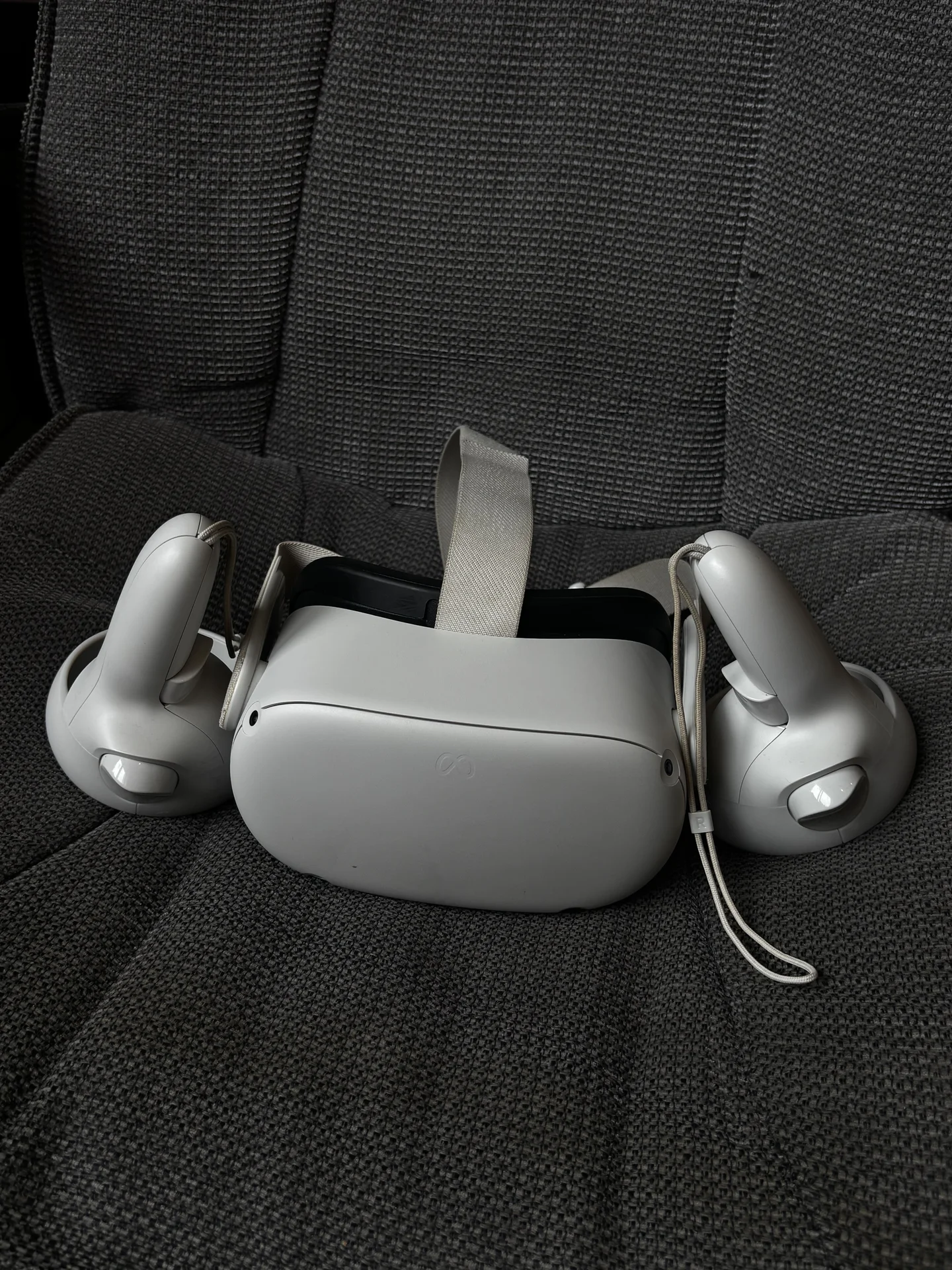 Oculus Quest 2 - миниатюра 6