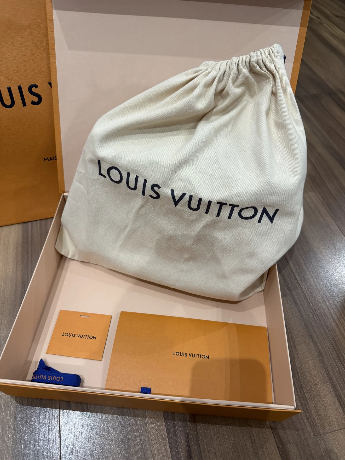 Сумка Louis Vuitton оригинал - миниатюра 10
