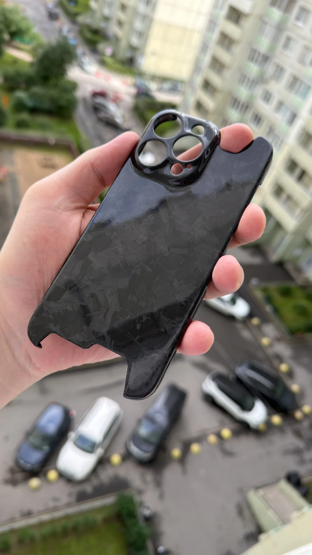 Чехол из кованого карбона iPhone 15 pro max - миниатюра 4