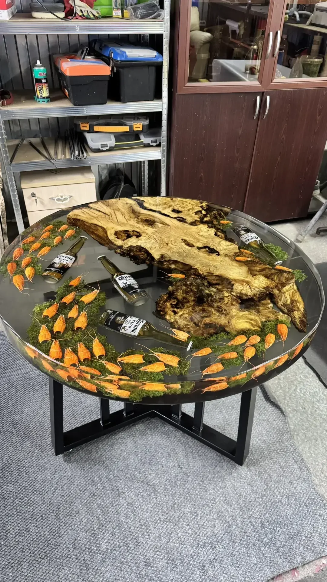 стол с пивом и раками из эпоксидной смолы - миниатюра 4