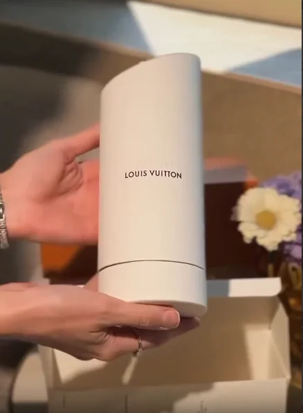 Louise Vuitton Symphony - миниатюра 2