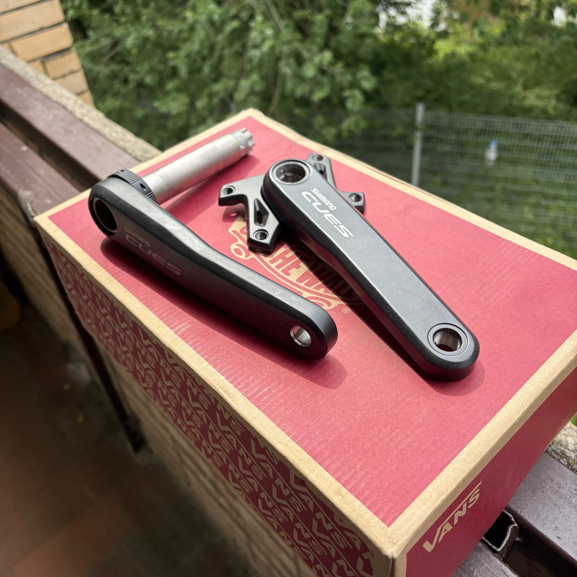 Шатуны Shimano Cues U6000 - миниатюра 3