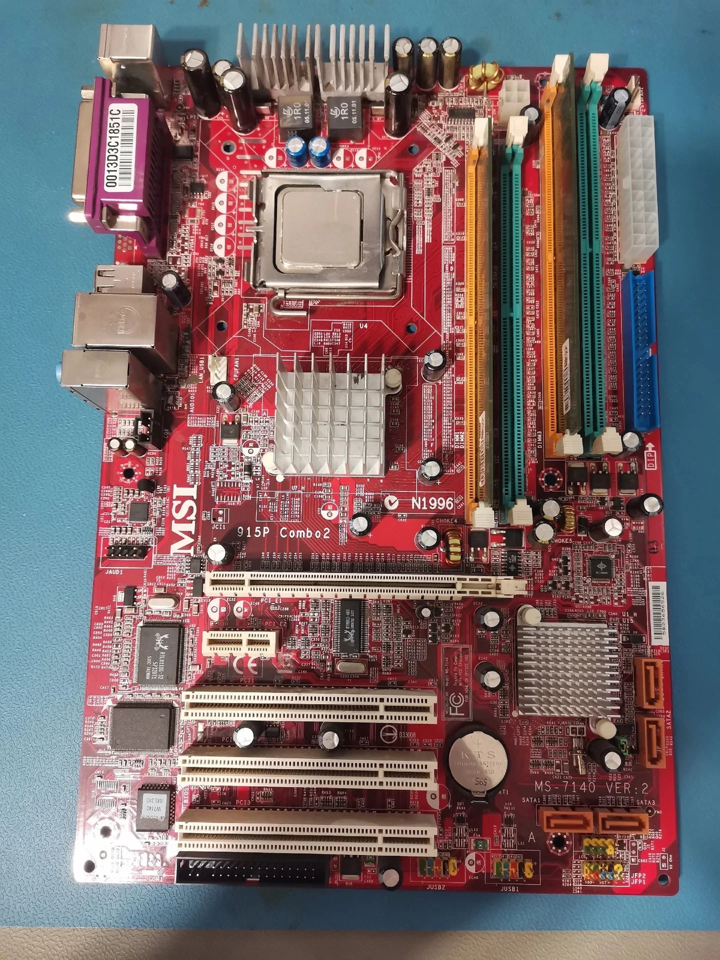 Материнская плата с процессором и памятью. MSI 915p Combo2 intel pentium 4 630 2gb