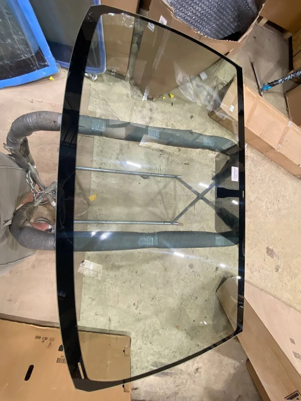 Glass sub-assy, wind 561016A948 TOYOTA уценен. - миниатюра 4