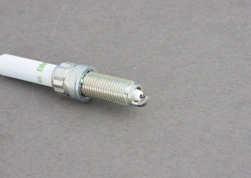 Свеча b38 b48 b42 12120040551 BMW оригинал - миниатюра 2