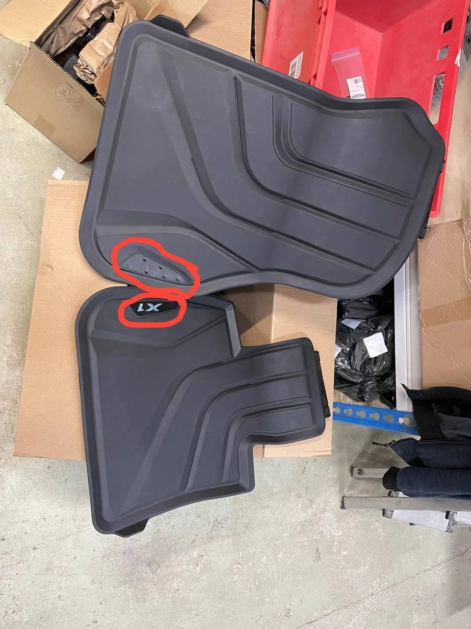 F48 коврики передние резиновые черные 51472365853 BMW уценен. - изображение 1