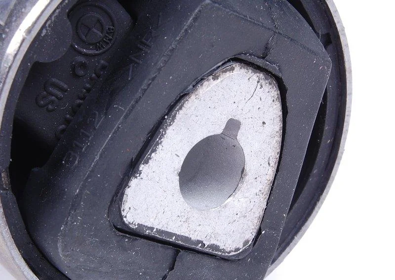 Сайлентблоке7071 31106778015 BMW оригинал - изображение 1