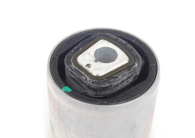 F01/f07 сайлентблок продольного рычага 31126775145 BMW - миниатюра 2