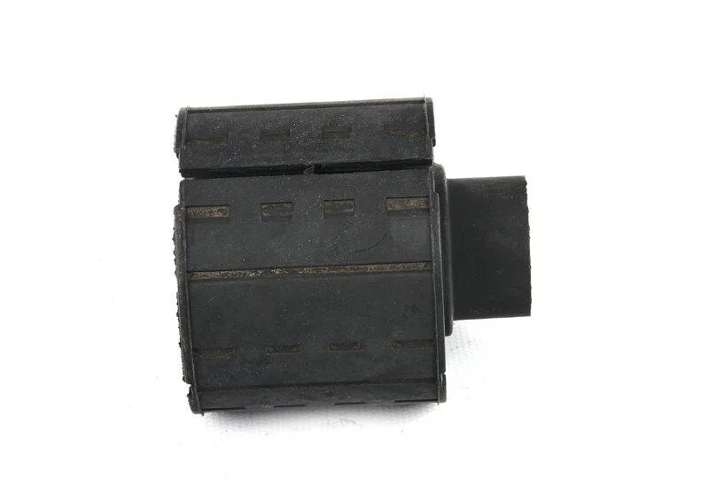 G30/g11/g01 резиновая подушка зд 33316868535 BMW - изображение 1