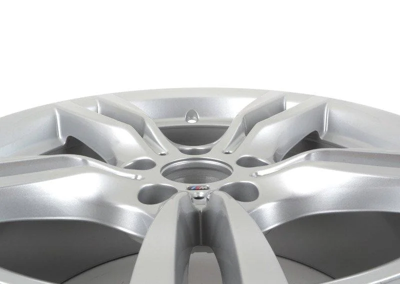 F30 диск 400 стиля r18 36117845881 BMW оригинал