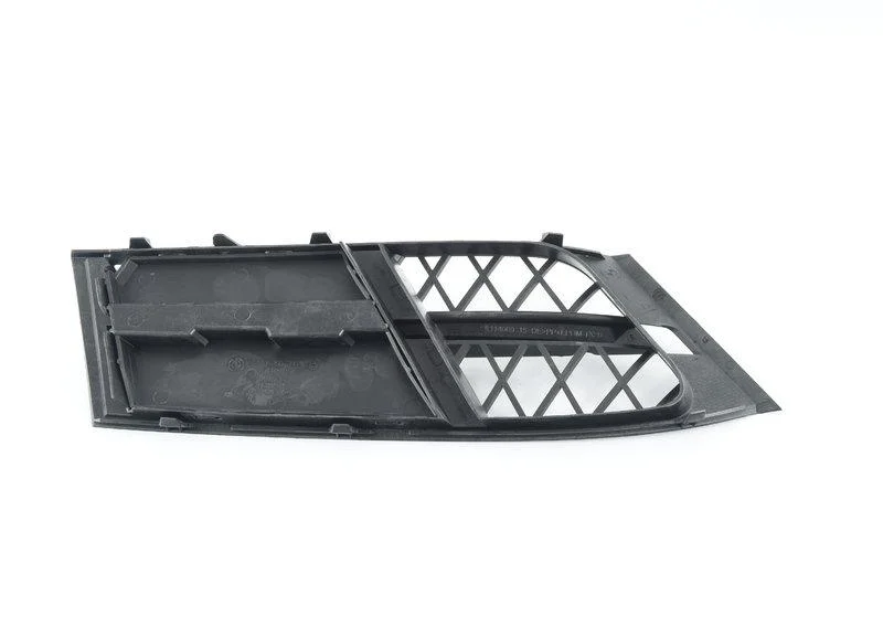 Решетка воздухозаборника полузакр. л 51117200735 BMW - изображение 1