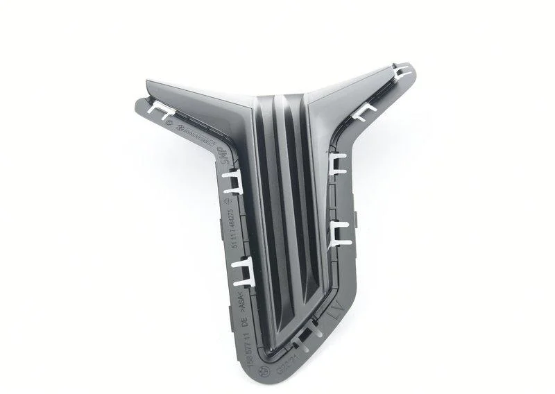 Решетка боковая закрытая л 51117464275 BMW ориг - изображение 1