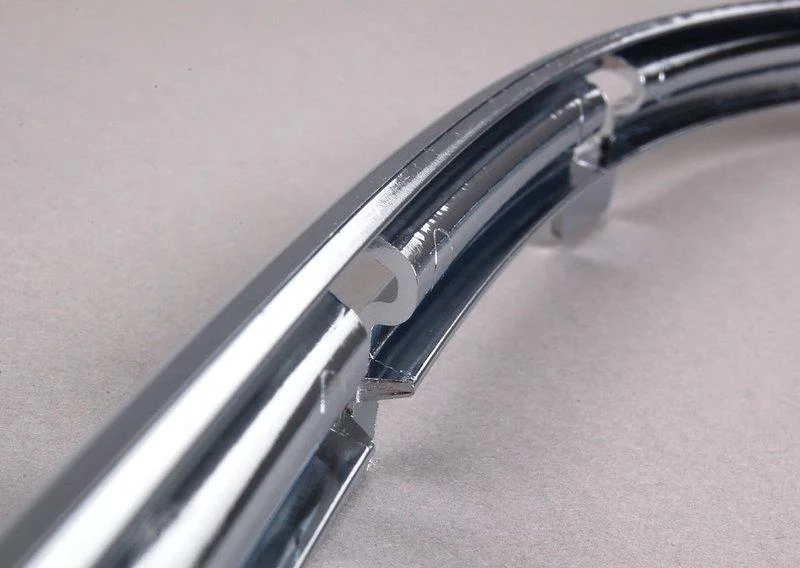 Накладка левая 51118226555 BMW оригинал - миниатюра 2