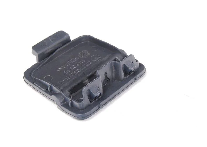 Крышка буксирной проушины загрунтов. 51127119151 BMW - изображение 1