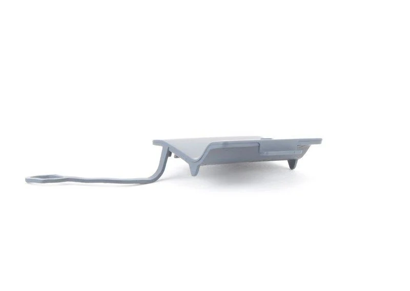 Накладка буксирной проушины грунт. зд 51127240133 BMW - изображение 1