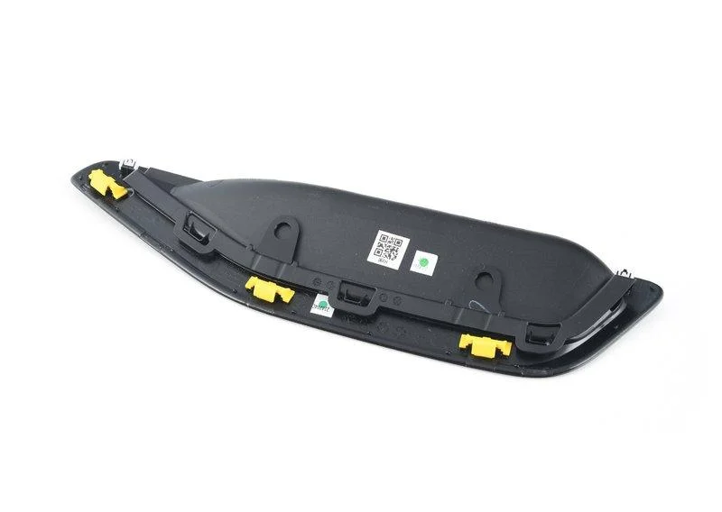 Накладка воздуховода крыла п 51137418178 BMW ориг - изображение 1