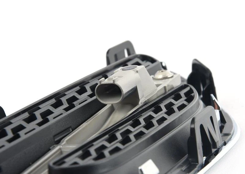 F10 декоративная решетка крыла m5 51137903879 BMW - изображение 1
