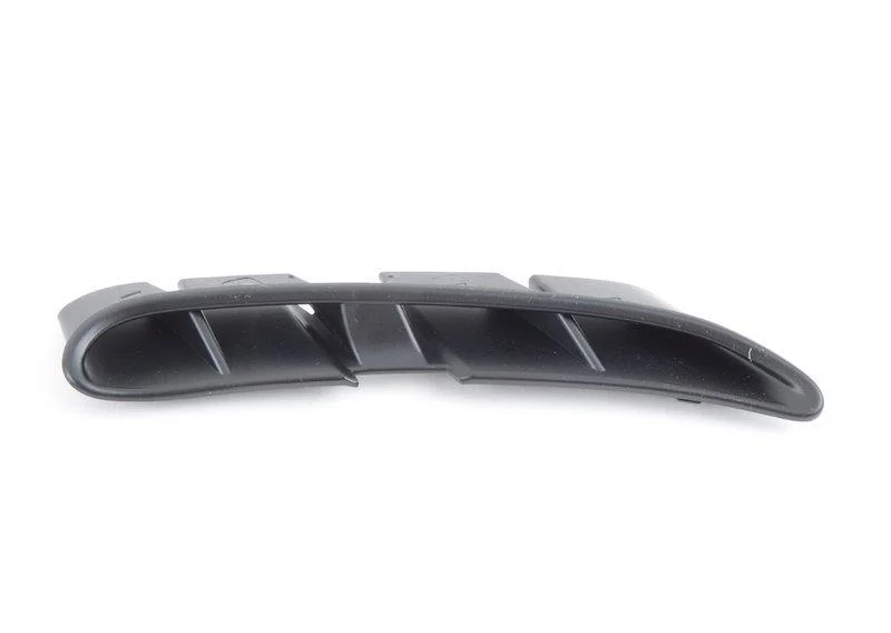 Воздуховод декоративной решетки п 51138058780 BMW - изображение 1