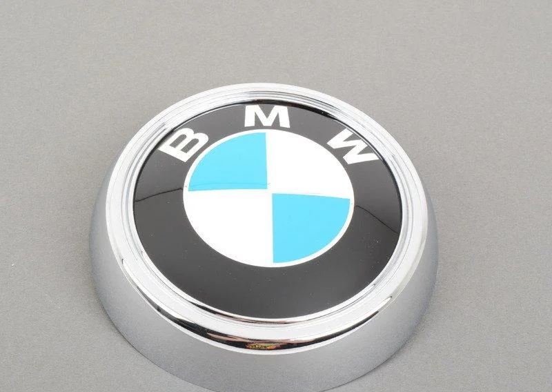 Эмблема для багажной двери 51147364375 BMW ориг - изображение 1