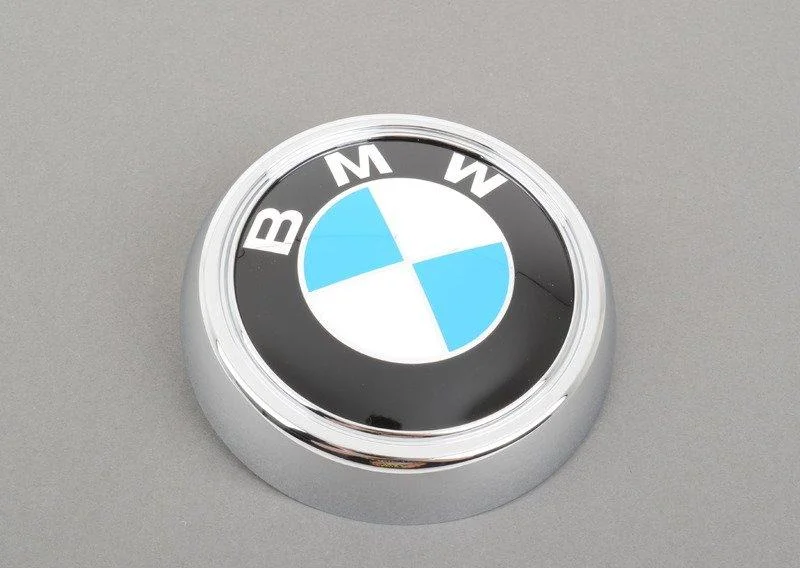 Эмблема для багажной двери 51147364375 BMW ориг - миниатюра 3