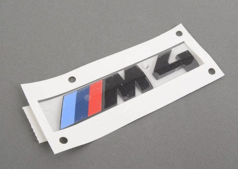 F82 / f83 эмблема м4 51148068579 BMW оригинал - изображение 1