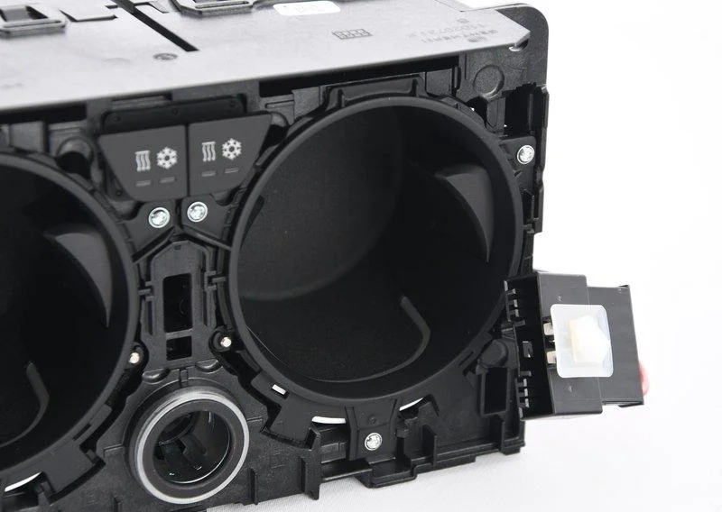 Термоподстаканник в центральной консоли 51166827173 BMW - изображение 1
