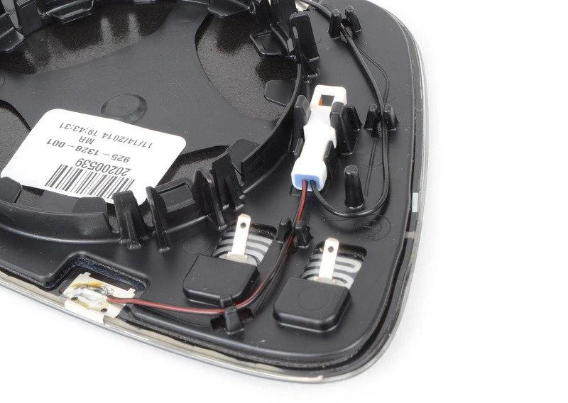 Зеркальный элемент f20/f30/f32 л э/хром 51167285005 BMW - изображение 1