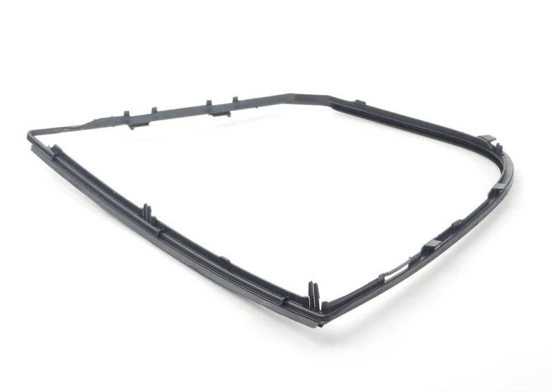 Уплотнитель бокового стекла л зд 51347060219 BMW - изображение 1