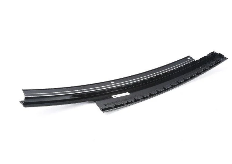 Накладка центральной стойки двери л зд 51357317799 BMW - изображение 1