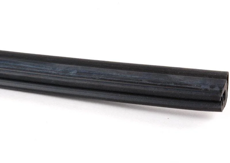 E92 уплотнитель капота передний 51717060563 BMW - миниатюра 2