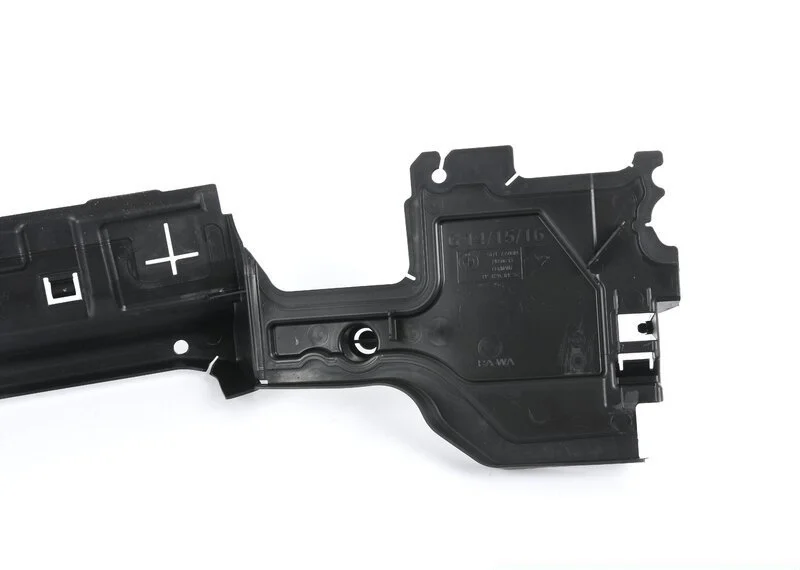 G14/g15 воздуховод радиатора нж 51747359819 BMW - изображение 1