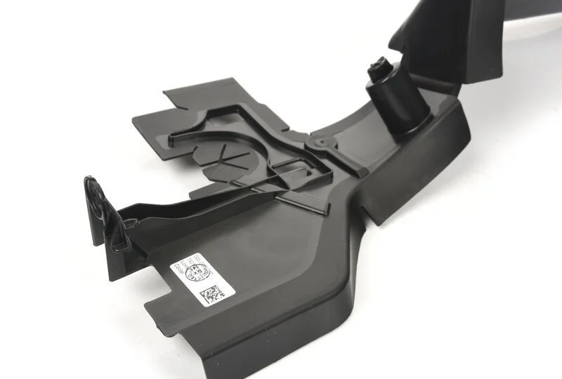 G05/g06/g07 нижняя облицовка радиатора 51747421678 BMW - изображение 1