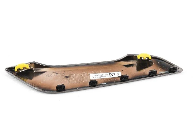 Накладка воздуховода крыла л 51748063261 BMW ориг - изображение 1