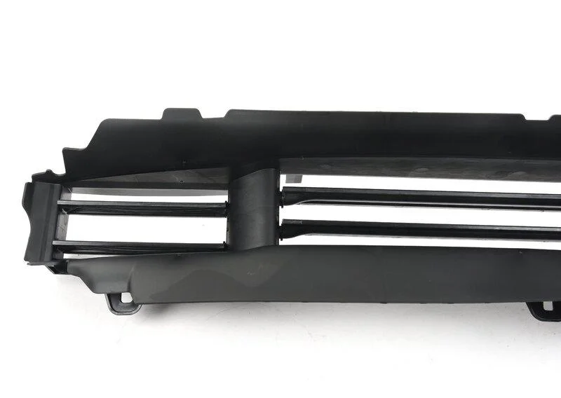 G07 воздушная заслонка нижняя под co2 51749465370 BMW - изображение 1