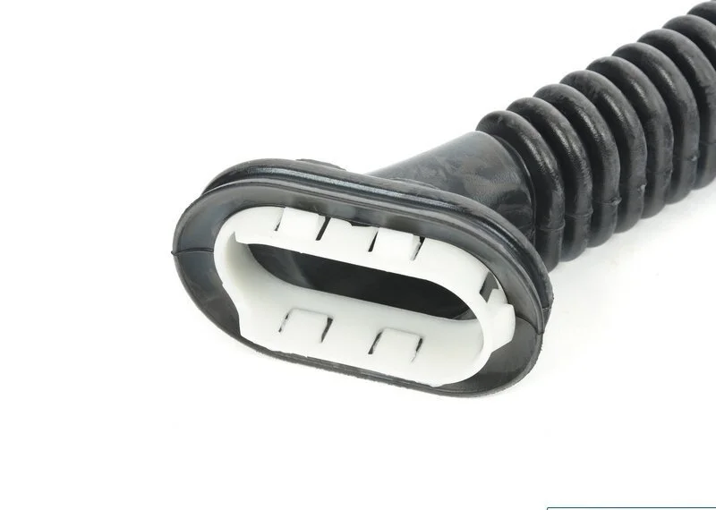 E70/e70n/f15/f16/f85/f86 втулка багажной двери 61139229745 BMW - изображение 1