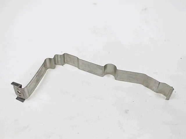Удерживающая скоба аккумулятора 61218527413 BMW - изображение 1