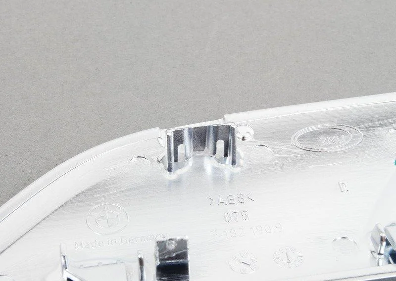 Накладка 63137182190 BMW оригинал - изображение 1