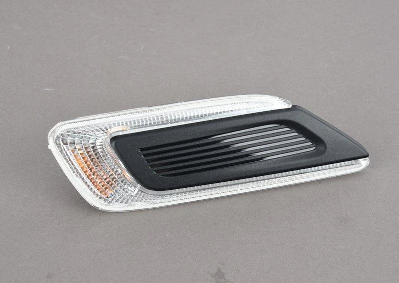 F54 правый поворотник крыла белый 63137358466 BMW - миниатюра 4
