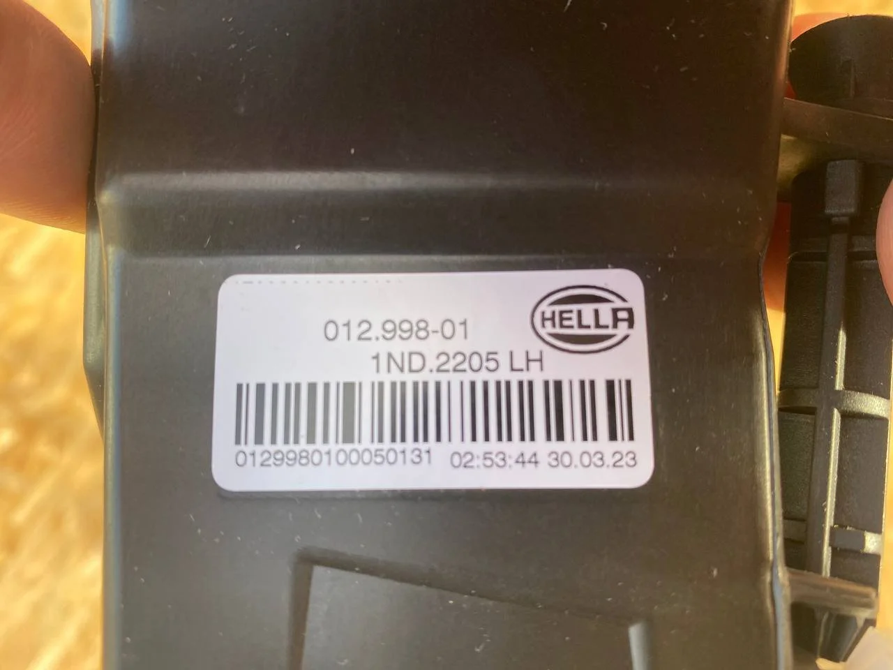 Противотуманная фара 1ND012998011 HELLA уценен. - миниатюра 2
