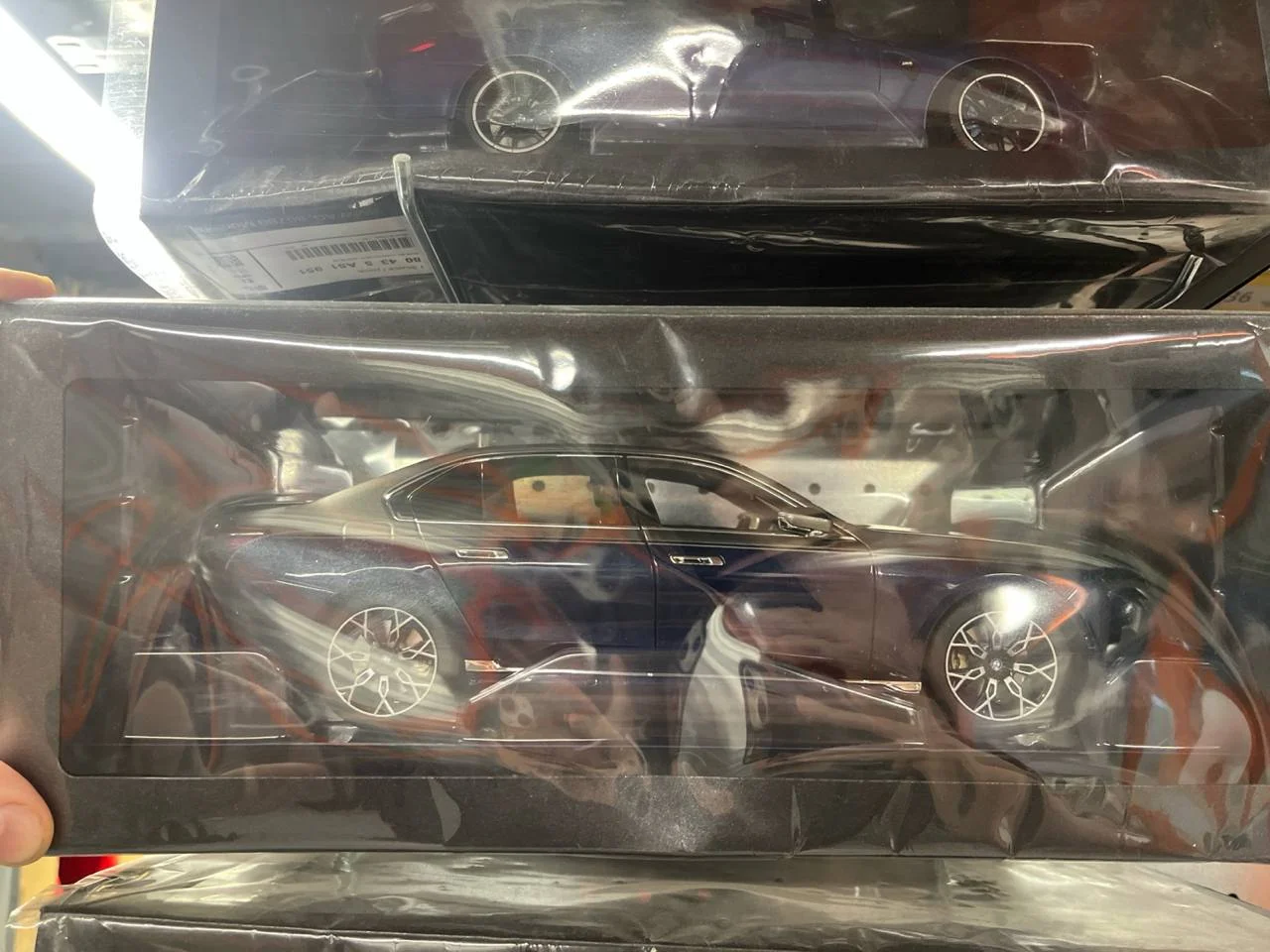 Коллекционная модель i7. 118 (blau grau met) 80435B54CC7 BMW - миниатюра 2