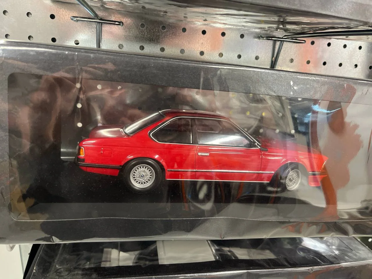 E24 модель 635 csi. 118 (rot) 80435B5D026 BMW - миниатюра 2