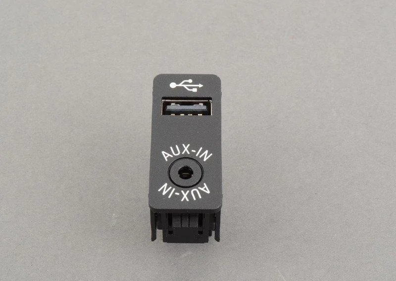 Гнездо usb/aux-in 84109229246 BMW оригинал - миниатюра 4