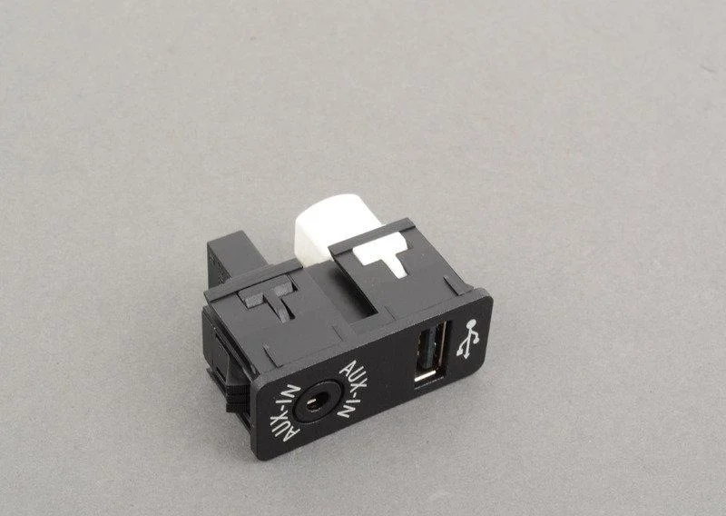 Гнездо usb/aux-in 84109229246 BMW оригинал - миниатюра 5